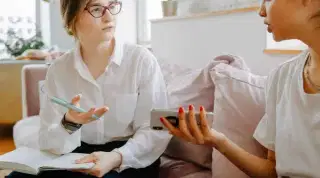 साइकोलॉजिस्ट कैसे बने :कैरियर गाइड, पात्रता, पाठ्यक्रम 