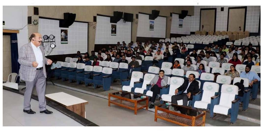 Harish Kohli, President and MD of Acer India Pvt. Ltd. interacts with KSOM Students