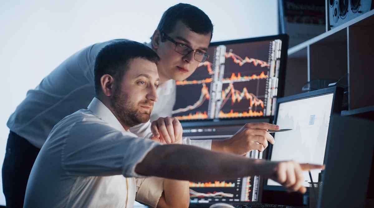 How to Become a Stockbroker in India - Getmyuni | Career