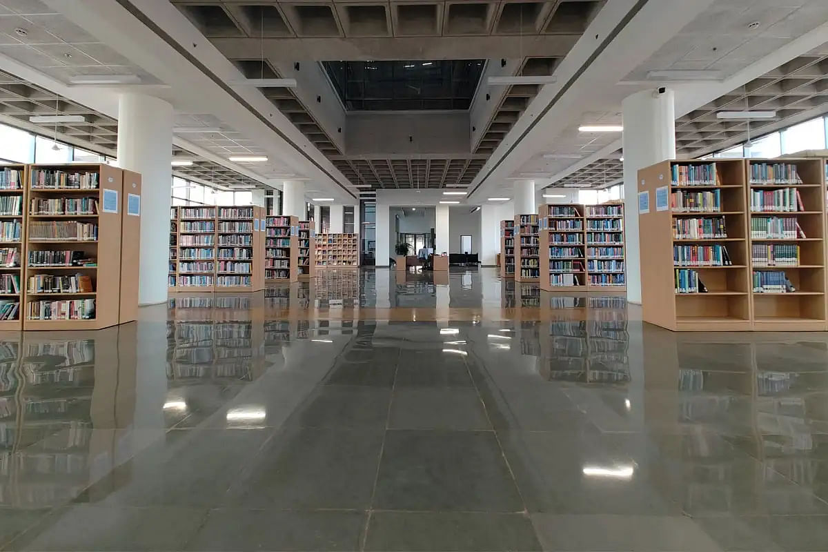 IIM Raipur Library